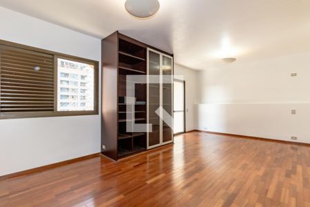 Quarto 1 de apartamento para alugar com 3 quartos, 225m² em Jardim Europa, São Paulo