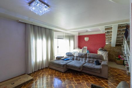 Casa à venda com 242m², 4 quartos e 3 vagasSala