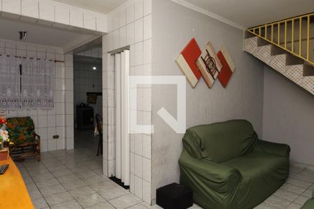 Casa à venda com 94m², 2 quartos e 2 vagasSala