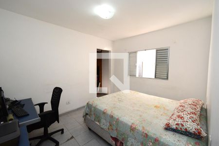 Suíte de casa à venda com 5 quartos, 300m² em Vila Arriete, São Paulo