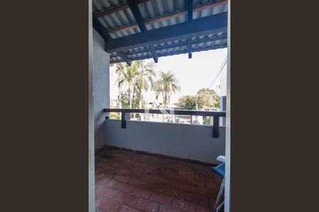 Casa à venda com 280m², 3 quartos e 6 vagas Casa à venda com 280m², 3 quartos e 6 vagasQuarto 1 - Varanda