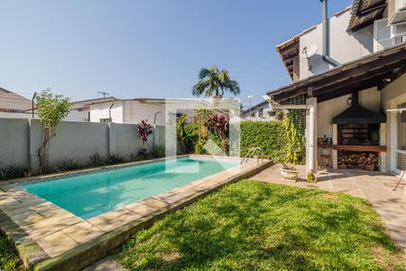 Casa à venda com 280m², 3 quartos e 6 vagas Casa à venda com 280m², 3 quartos e 6 vagasQuintal