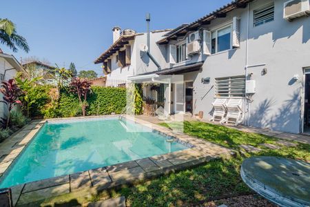 Casa à venda com 280m², 3 quartos e 6 vagas Casa à venda com 280m², 3 quartos e 6 vagasQuintal