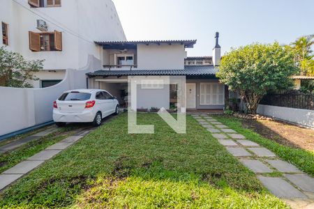 Casa à venda com 280m², 3 quartos e 6 vagas Casa à venda com 280m², 3 quartos e 6 vagasQuintal
