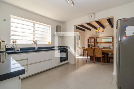 Casa à venda com 280m², 3 quartos e 6 vagas Casa à venda com 280m², 3 quartos e 6 vagasCozinha