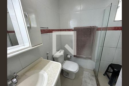 Banheiro da Suíte de casa para alugar com 2 quartos, 100m² em Osvaldo Cruz, Rio de Janeiro