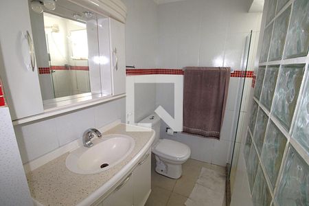 Banheiro da Suíte de casa para alugar com 2 quartos, 100m² em Osvaldo Cruz, Rio de Janeiro