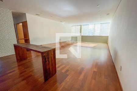 Sala de apartamento à venda com 3 quartos, 190m² em Cerqueira César, São Paulo