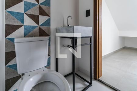 Lavabo de casa de condomínio para alugar com 2 quartos, 65m² em Vila Sao Paulo, Mogi das Cruzes