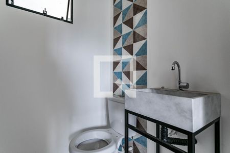 Lavabo de casa de condomínio para alugar com 2 quartos, 65m² em Vila Sao Paulo, Mogi das Cruzes