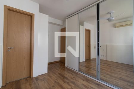 Suíte de apartamento à venda com 2 quartos, 74m² em Passo D’areia, Porto Alegre