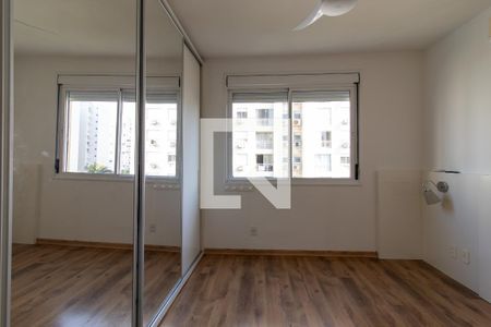 Suíte de apartamento à venda com 2 quartos, 74m² em Passo D’areia, Porto Alegre