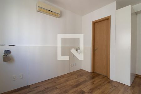 Suíte de apartamento à venda com 2 quartos, 74m² em Passo D’areia, Porto Alegre