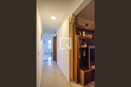 Corredor de casa à venda com 4 quartos, 340m² em Jardim Aida, Guarulhos