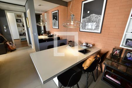 Sala de apartamento à venda com 1 quarto, 67m² em Taquaral, Campinas