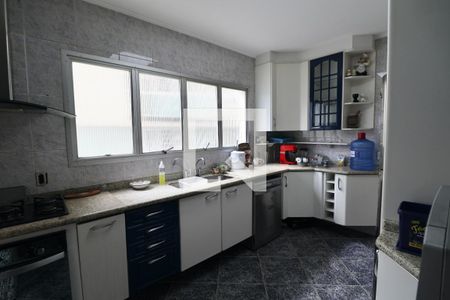 Apartamento para alugar com 200m², 4 quartos e 2 vagas Apartamento para alugar com 200m², 4 quartos e 2 vagasCozinha