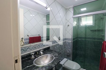 Apartamento para alugar com 200m², 4 quartos e 2 vagas Apartamento para alugar com 200m², 4 quartos e 2 vagasBanheiro Social