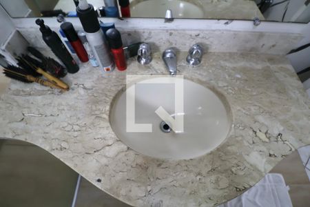 Apartamento para alugar com 200m², 4 quartos e 2 vagas Apartamento para alugar com 200m², 4 quartos e 2 vagasBanheiro Suíte