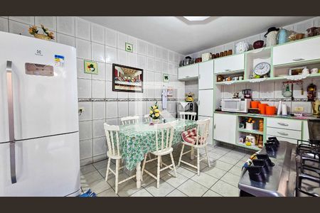 Cozinha de casa para alugar com 3 quartos, 100m² em Jardim dos Lagos, São Paulo