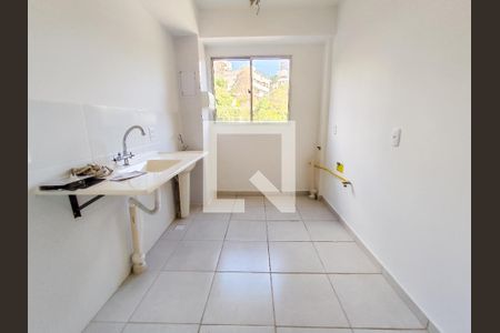 Cozinha de apartamento à venda com 2 quartos, 48m² em Cinquentenario, Belo Horizonte