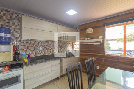 Cozinha - Torneira de casa à venda com 5 quartos, 200m² em Nossa Senhora das Gracas, Canoas