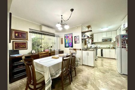 Casa à venda com 4 quartos, 200m² em Mirandópolis, São Paulo