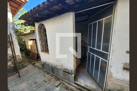 Casa à venda com 3 quartos, 360m² em Bairro da Glória, Contagem