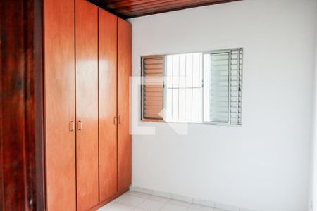 Quarto  de casa para alugar com 2 quartos, 160m² em Jardim Pinheirinho, Embu das Artes