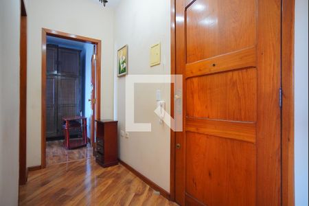 Hall - Corredor de apartamento à venda com 1 quarto, 54m² em São João, Porto Alegre