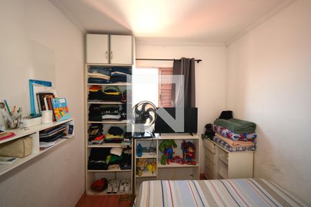 Quarto 1 de apartamento para alugar com 2 quartos, 44m² em Jardim Cristal, São Paulo