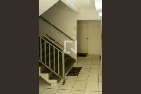 Apartamento para alugar com 45m², 2 quartos e 1 vaga Apartamento para alugar com 45m², 2 quartos e 1 vagaÁrea comum - Escadas