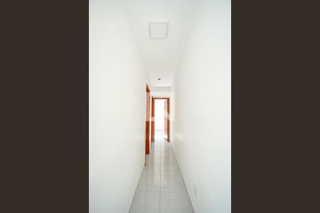 Corredor dos quartos de apartamento para alugar com 2 quartos, 46m² em Vila Santa Isabel, São Paulo