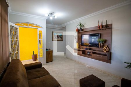 Sala 2 de casa à venda com 4 quartos, 175m² em Conjunto Habitacional Aguia de Haia, São Paulo