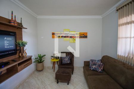 Sala 2 de casa à venda com 4 quartos, 175m² em Conjunto Habitacional Aguia de Haia, São Paulo