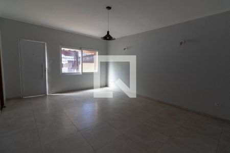 Sala de casa à venda com 3 quartos, 150m² em Jardim Rizzo, São Paulo