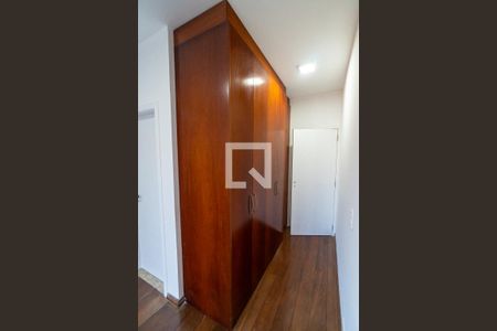 Suite - Armários de casa à venda com 3 quartos, 200m² em Mirandópolis, São Paulo