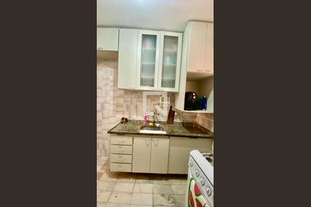 Cozinha de apartamento à venda com 3 quartos, 75m² em Estoril, Belo Horizonte