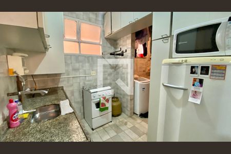 Cozinha de apartamento à venda com 3 quartos, 75m² em Estoril, Belo Horizonte