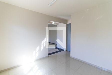 Sala de casa para alugar com 2 quartos, 120m² em Capão da Imbuia, Pinhaiss