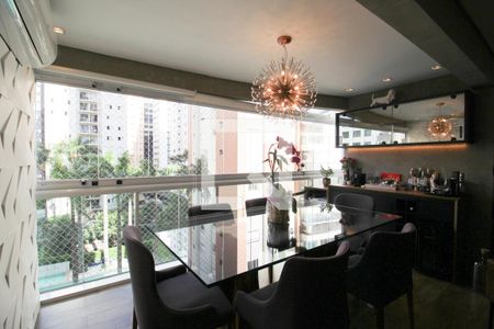 Sala  de apartamento à venda com 2 quartos, 93m² em Vila Olímpia, São Paulo