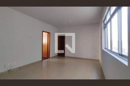 Sala de apartamento à venda com 3 quartos, 105m² em Cabral, Contagem