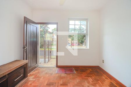 Sala de casa para alugar com 3 quartos, 105m² em Passo da Areia, Porto Alegre