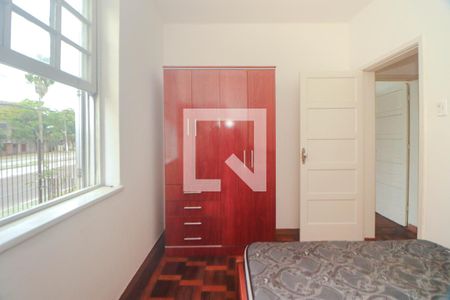 Quarto 1 de casa para alugar com 3 quartos, 105m² em Passo da Areia, Porto Alegre