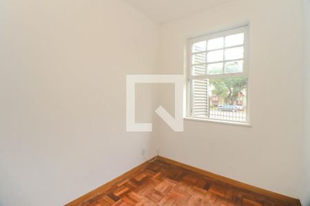 Quarto 2 de casa para alugar com 3 quartos, 105m² em Passo da Areia, Porto Alegre