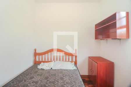 Quarto 1 de casa para alugar com 3 quartos, 105m² em Passo da Areia, Porto Alegre