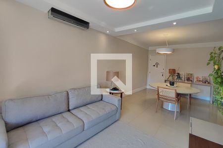 Sala de Estar de apartamento à venda com 3 quartos, 100m² em Cambuí, Campinas