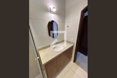 Casa para alugar com 200m², 5 quartos e 2 vagas Casa para alugar com 200m², 5 quartos e 2 vagasBanheiro da Suíte 4