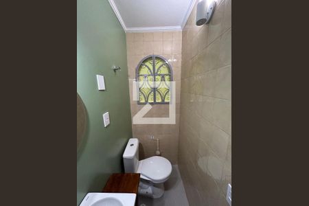 Casa para alugar com 200m², 5 quartos e 2 vagas Casa para alugar com 200m², 5 quartos e 2 vagasLavabo