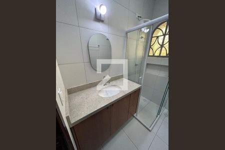 Casa para alugar com 200m², 5 quartos e 2 vagas Casa para alugar com 200m², 5 quartos e 2 vagasBanheiro