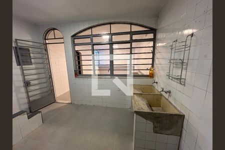 Casa para alugar com 200m², 5 quartos e 2 vagas Casa para alugar com 200m², 5 quartos e 2 vagasLavanderia